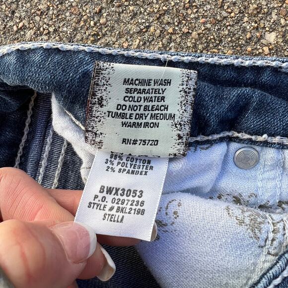 Buckle BKE Stella Cut Off Fray Hem Distressed Jean Shorts Size 24 - Picture 5 of 5